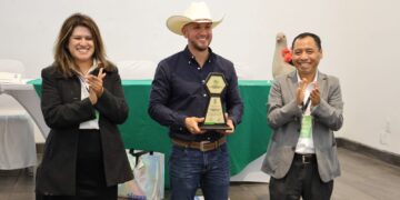 Reconocen a joven tamaulipeco con el Premio Líder Ambiental 2026 en Chiapas
