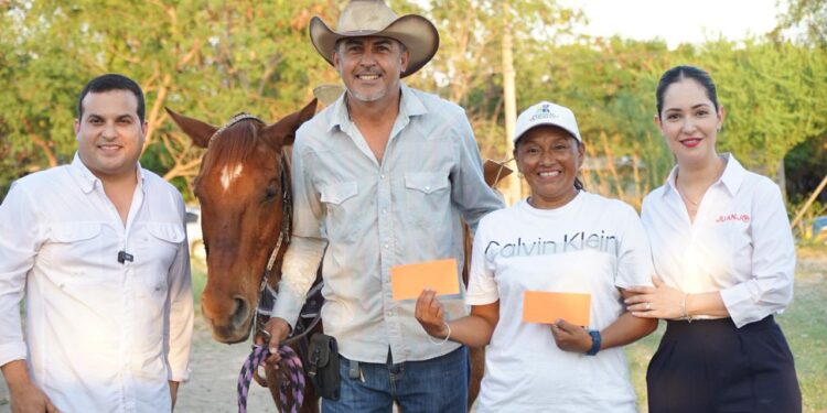 Juanjo Salazar apoya centro de equinoterapia Las Palomas