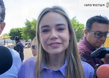 Lucy de Gattás realizan banderazo de arranque del Aqua DIF en Semana Santa