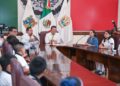 Recibe Lalo Gattás a niños victorenses que participarán en evento nacional de rondallas.