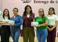 Arranca la entrega de tarjetas beca de apoyo de uniformes y útiles “Rita Cetina” primaria, que otorga el gobierno de México.