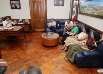 Alcalde Lalo Gattás evalúa y refuerza estrategia de recolección y limpieza en Victoria.