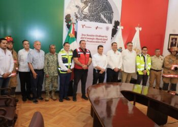 Preside alcalde Lalo Gattás Consejo de Protección Civil para reforzar estrategias por intensas lluvias.