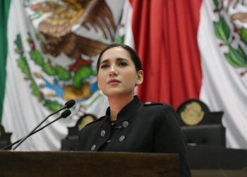 Katalyna Méndez propone nueva ley para garantizar servicios públicos de calidad