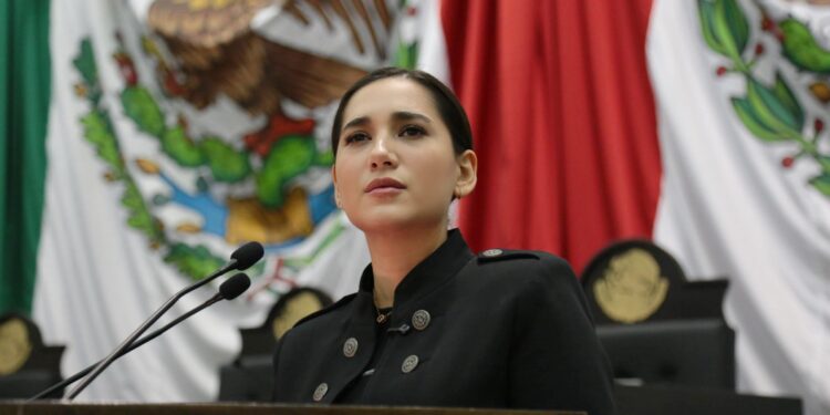 Katalyna Méndez propone nueva ley para garantizar servicios públicos de calidad