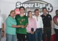 Premian Lucy y Lalo Gattás a campeones de Súper Liga de Fútbol Victoria 2026.