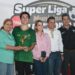 Premian Lucy y Lalo Gattás a campeones de Súper Liga de Fútbol Victoria 2026.