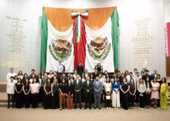 Promueve Congreso el conocimiento del proceso legislativo entre universitarios