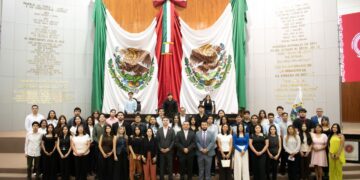 Promueve Congreso el conocimiento del proceso legislativo entre universitarios
